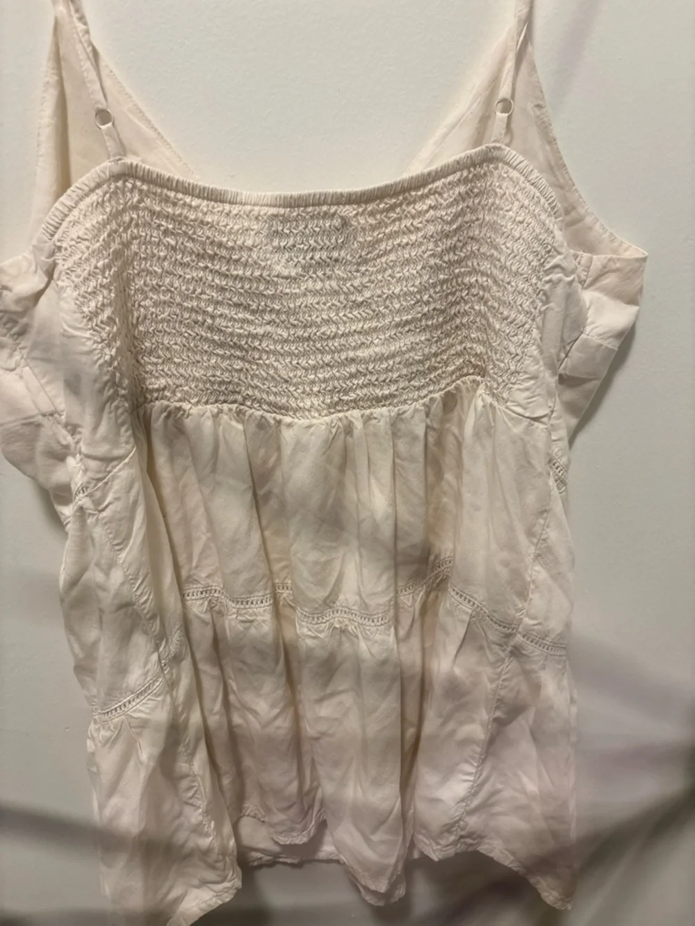 Old Navy Cream Colour Camisole V-neck 100% rayon. - Picture 5 of 6